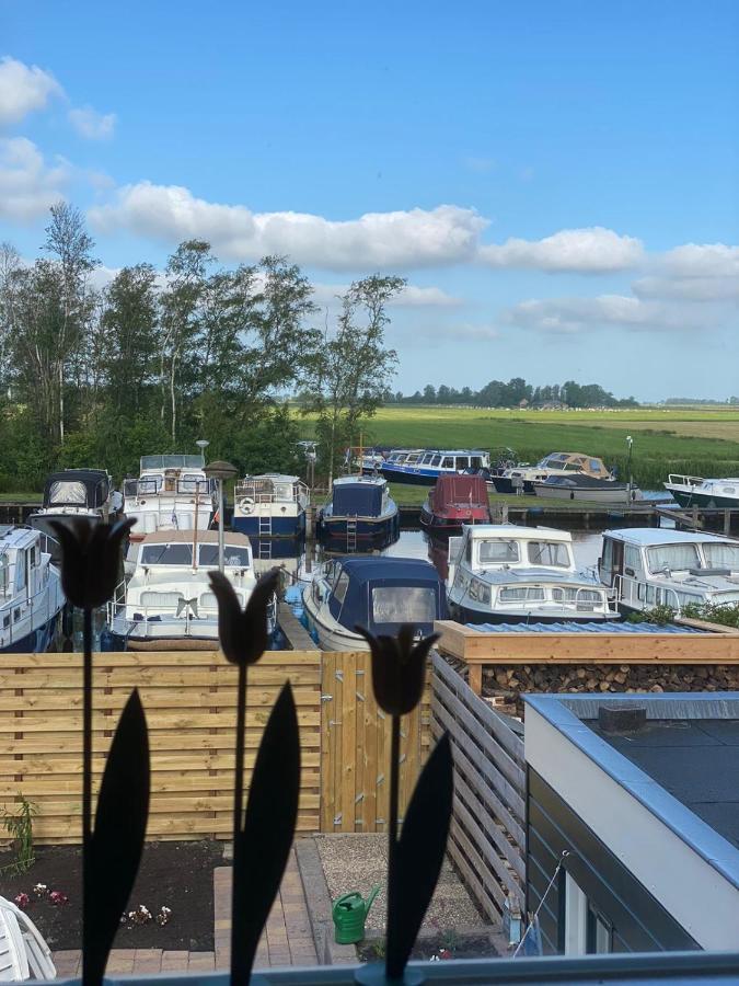 Huis Bij Het Water Met Sloepje Jutrijp Εξωτερικό φωτογραφία
