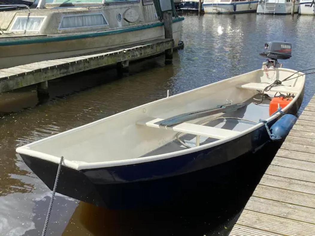 Huis Bij Het Water Met Sloepje Jutrijp Εξωτερικό φωτογραφία